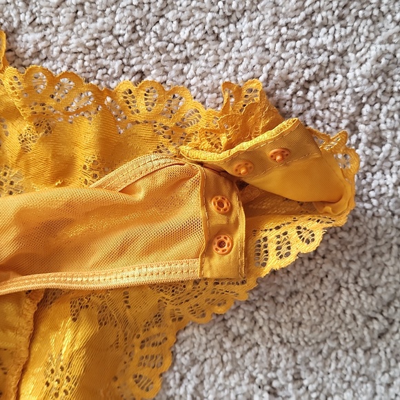 Goldenrod mesh lace bodysuit- never worn - size M/L - Picture 8 of 10